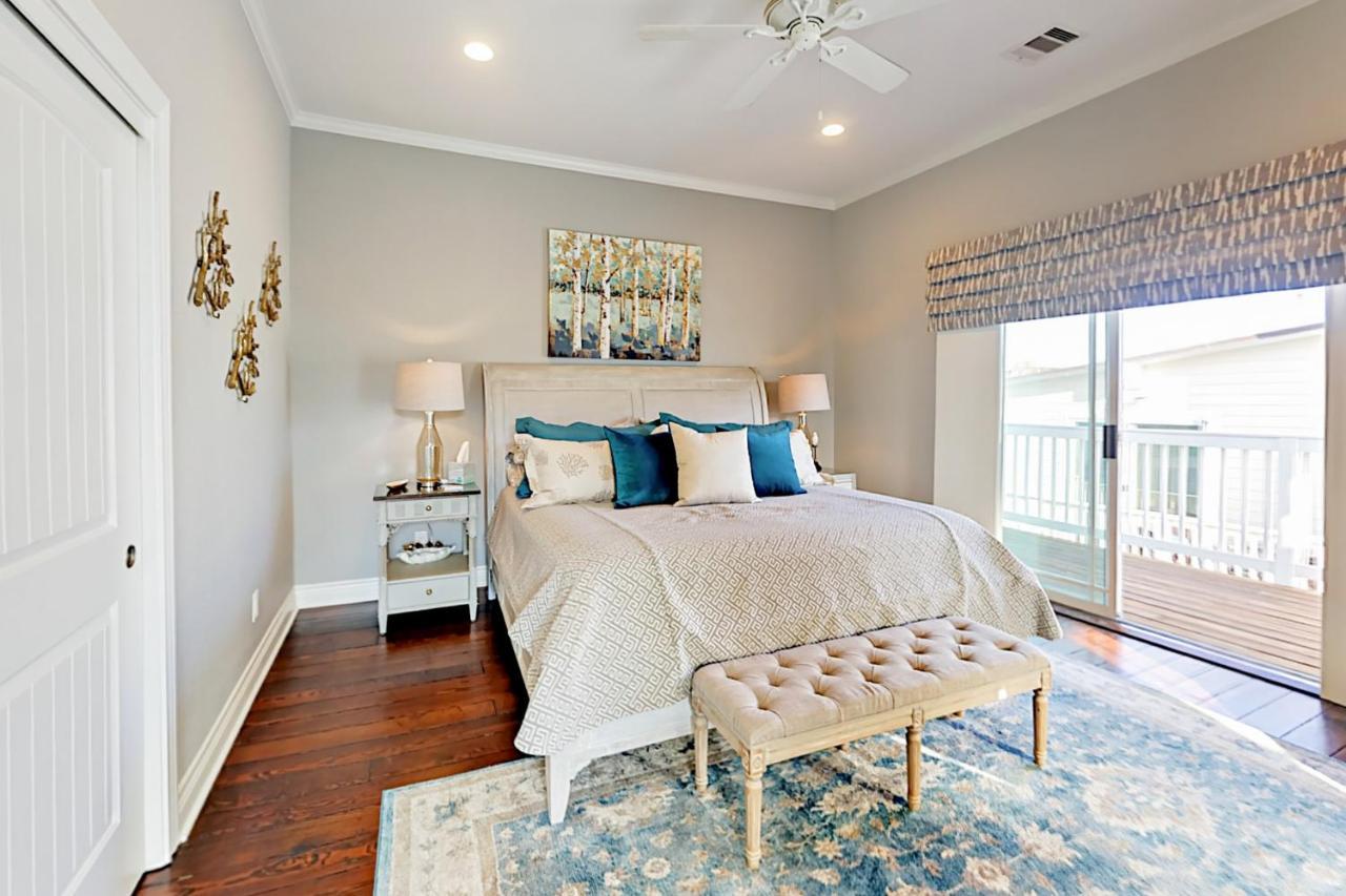 The Beachy & Charming Whale Galveston Bagian luar foto
